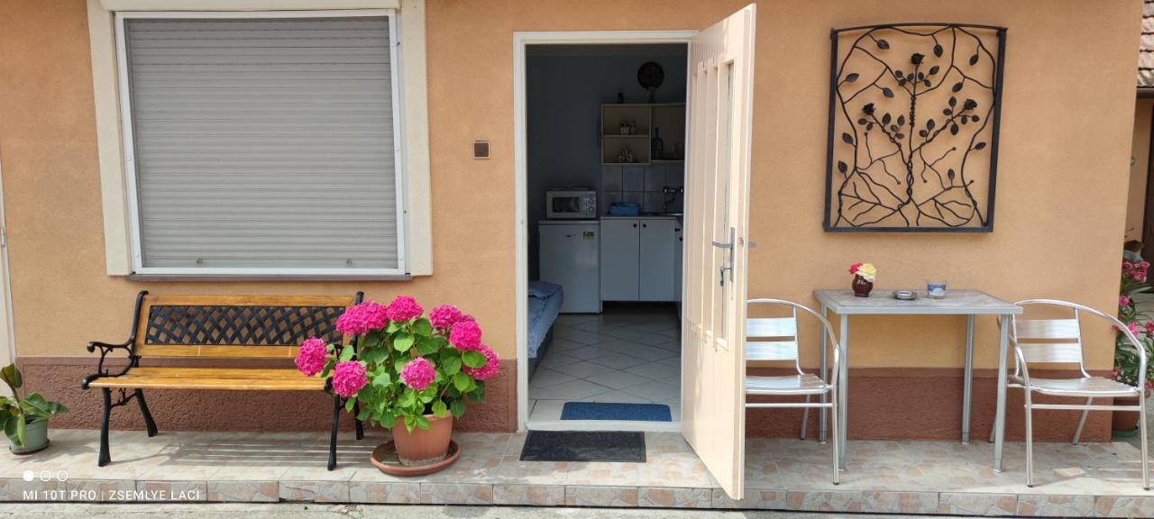 דירות Veľký Meder Hodosi Apartman מראה חיצוני תמונה