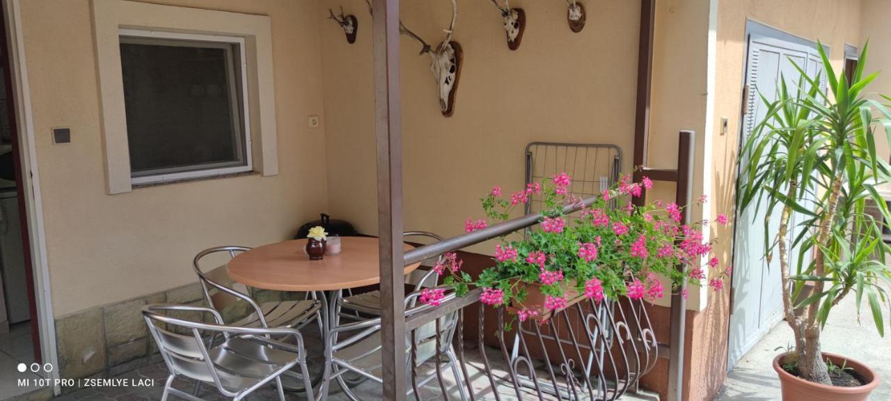 דירות Veľký Meder Hodosi Apartman מראה חיצוני תמונה