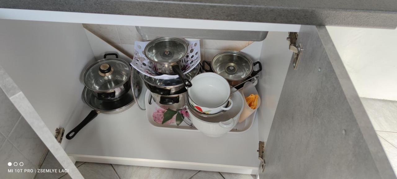 דירות Veľký Meder Hodosi Apartman מראה חיצוני תמונה